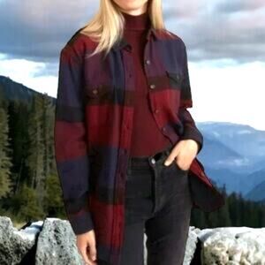 Marine Layer Riley Overshirt Flannel Womens Medium Navy/Berry Plaid Shacket